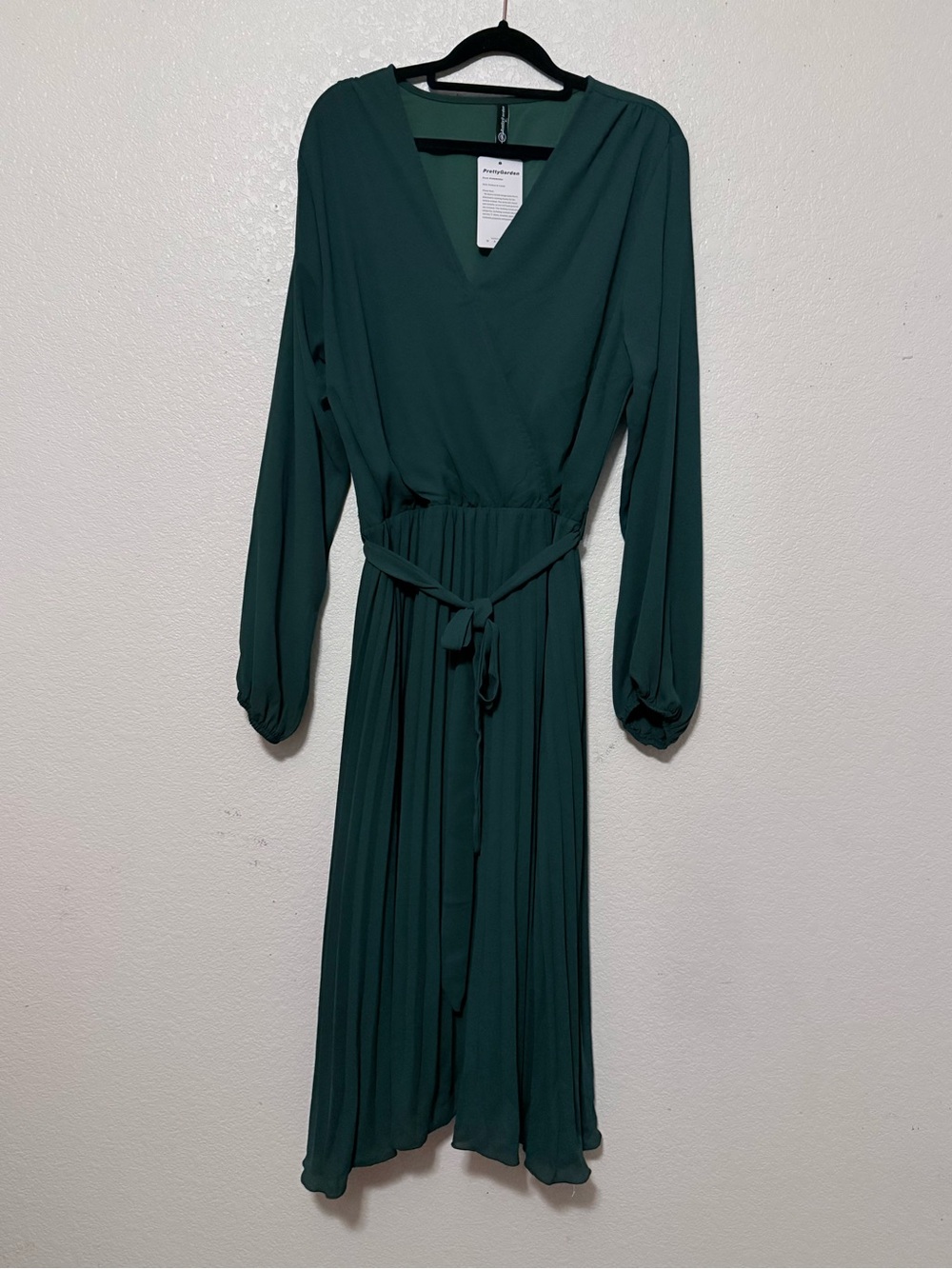 Pretty garden Long Sleeve V-Neck Green Pleated Midi Dress 0324